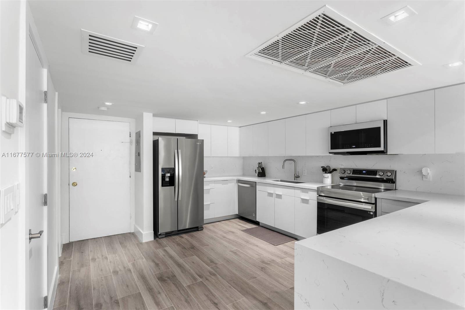 5401 Collins Ave # 349
