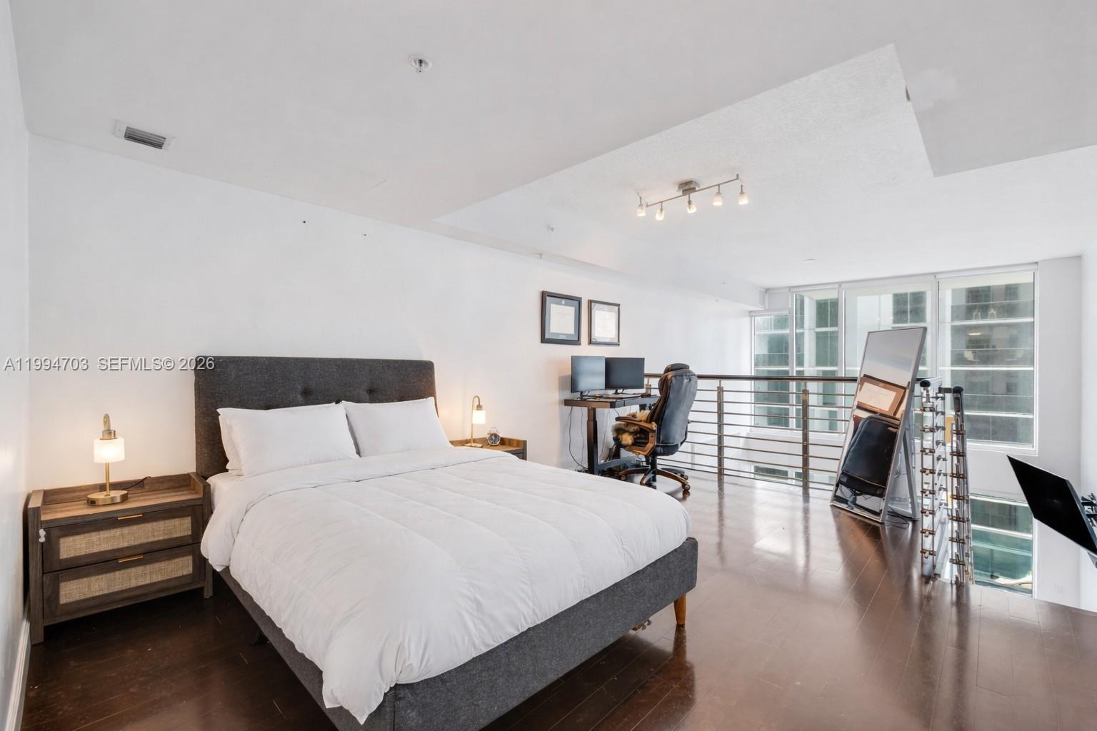 41 SE 5th St # 1306