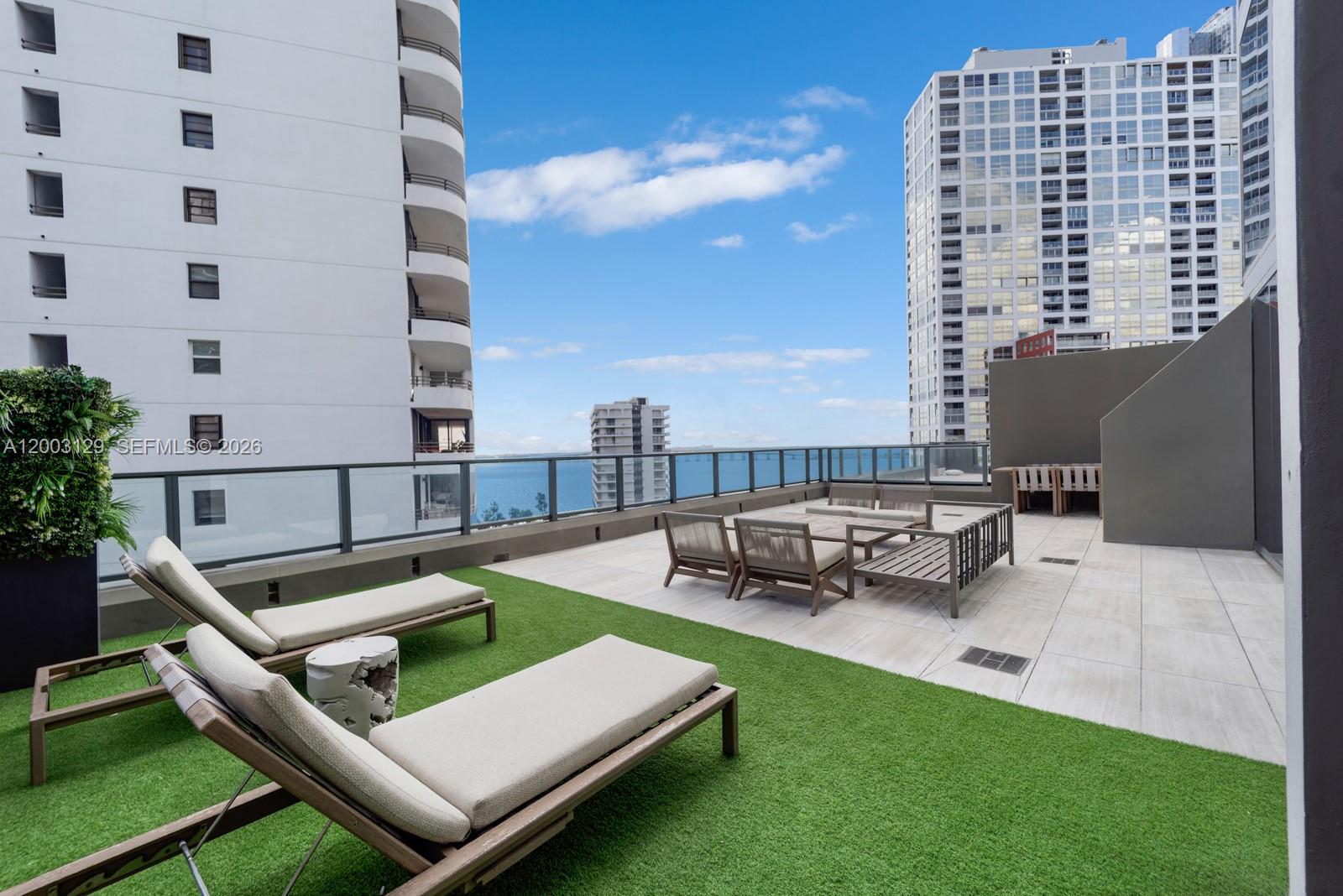 1451 Brickell Ave # 903