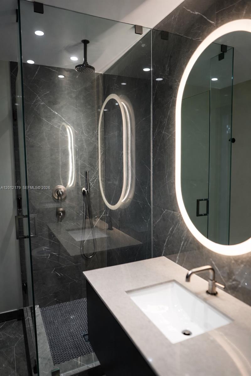20 NE 11 th st # 3403A