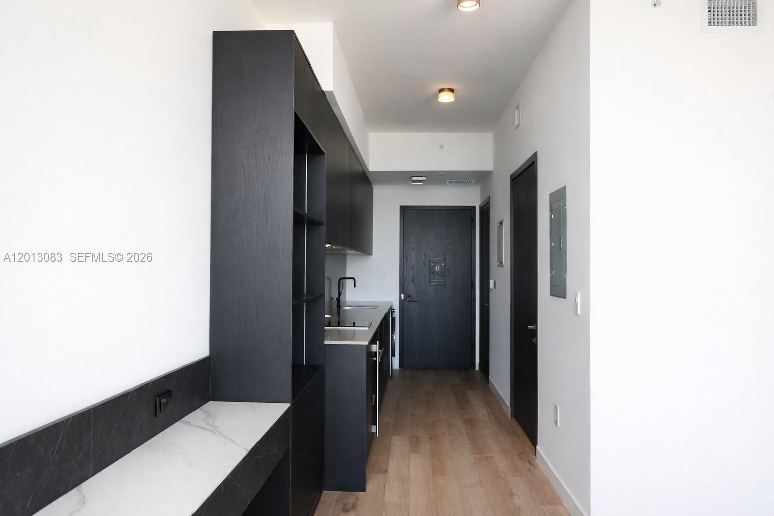 20 NE 11 st # 3403B