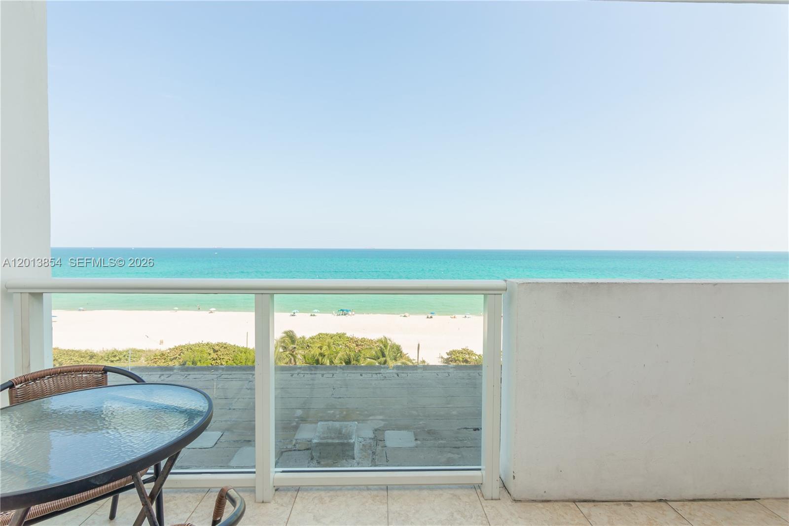 5445 Collins Ave # 627