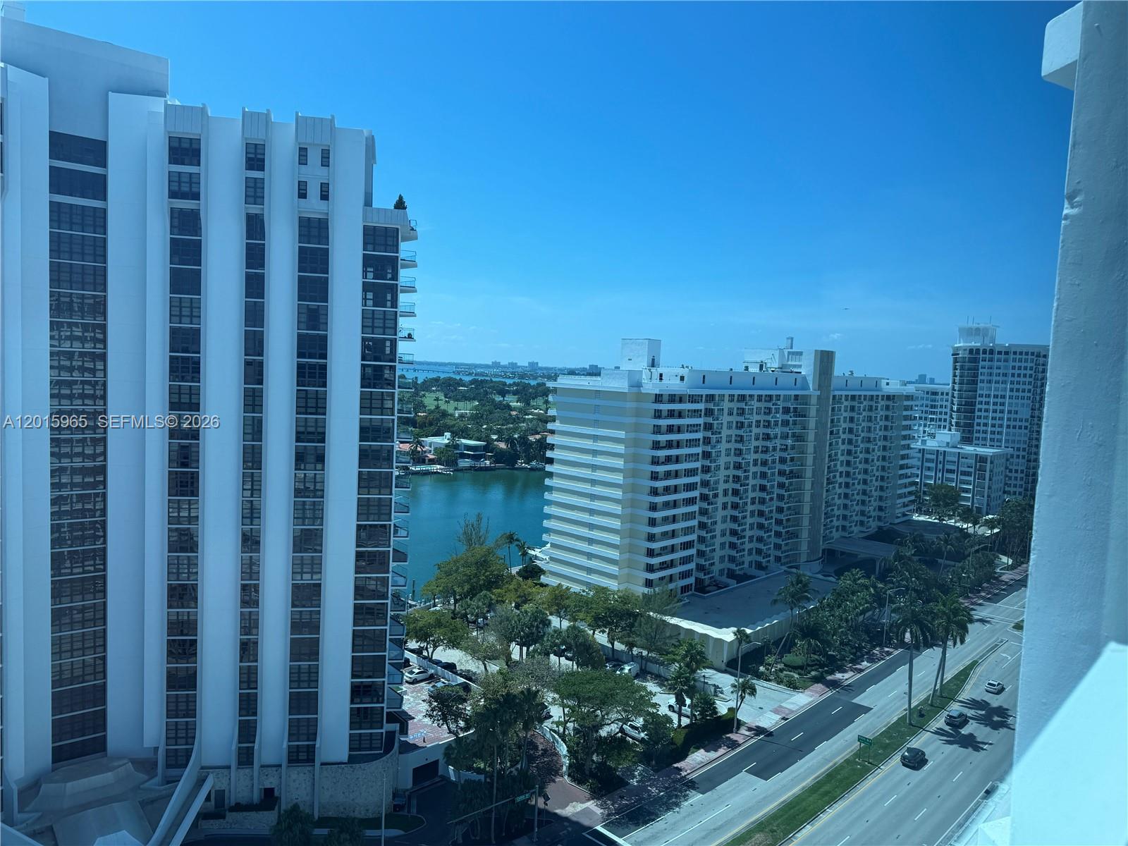 5445 Collins Ave # 1606