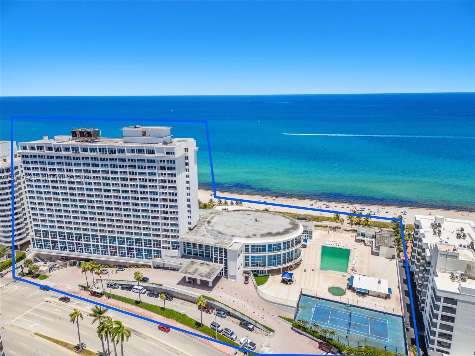 5445 Collins Ave # 1606