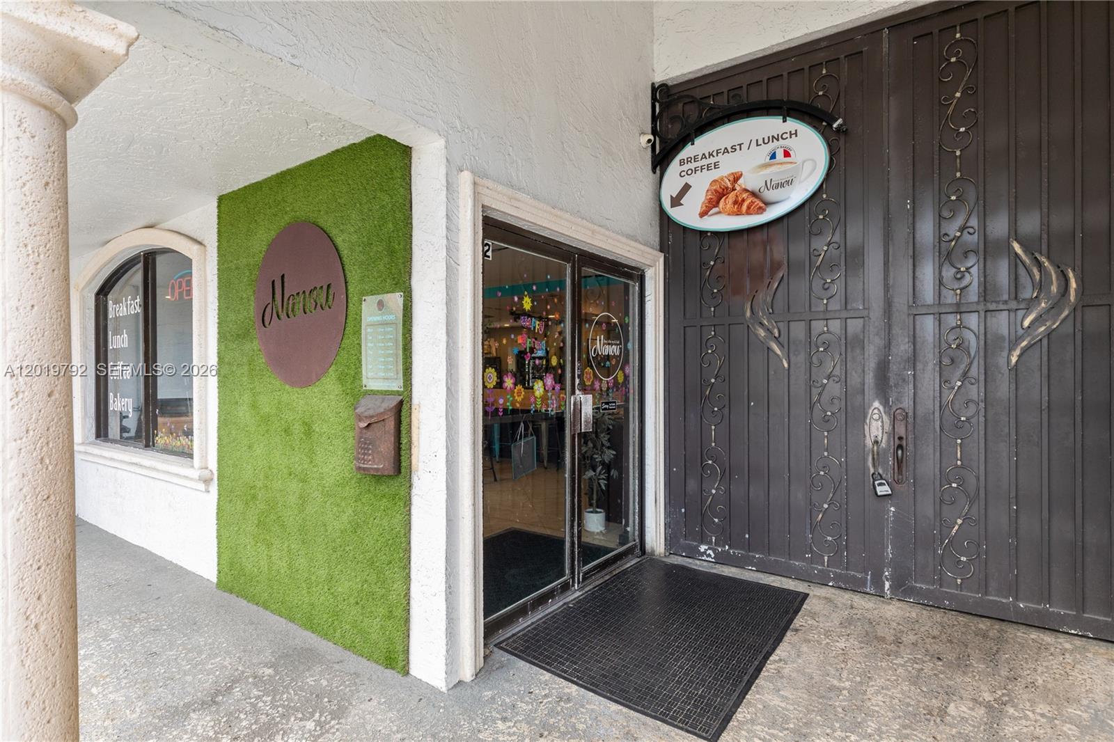 2915 E Las Olas Blvd