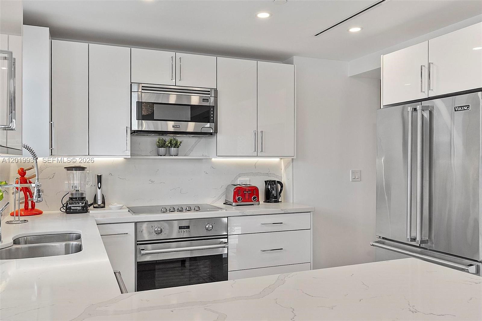 16 Island Ave # 7C