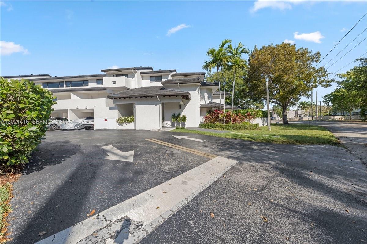 5750 Turin St # 207
