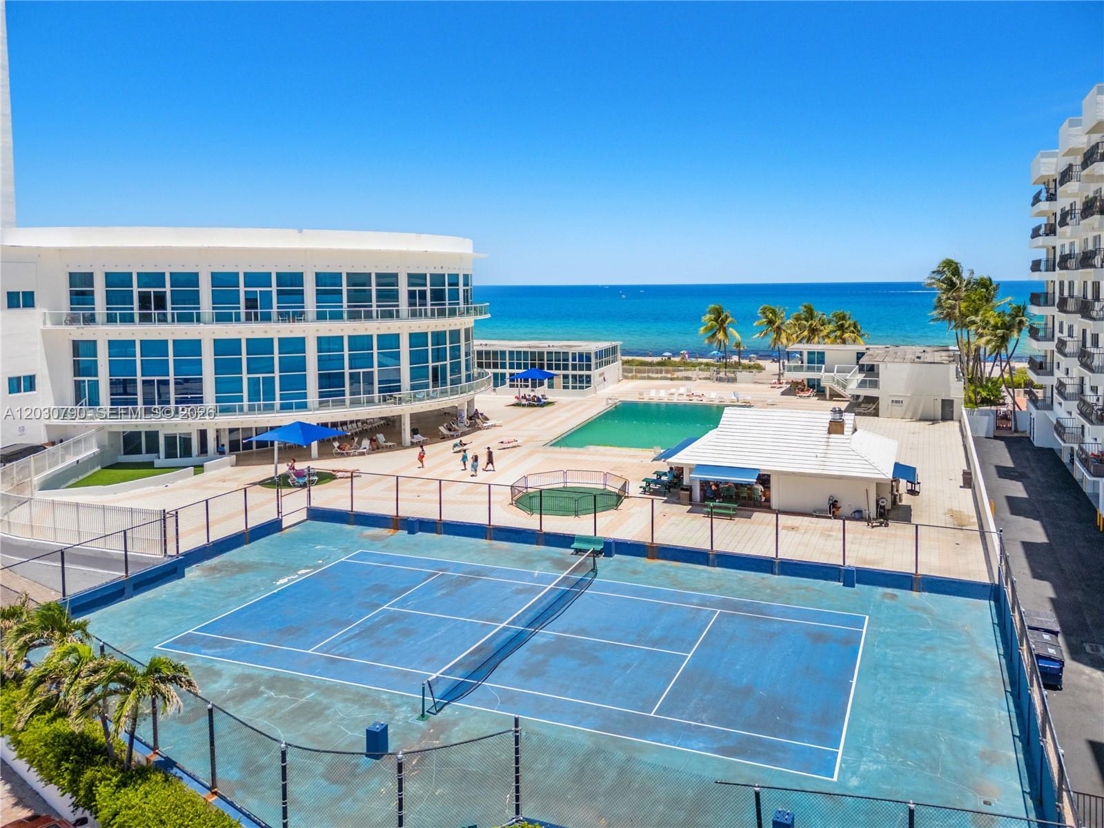5445 Collins Ave # 1506
