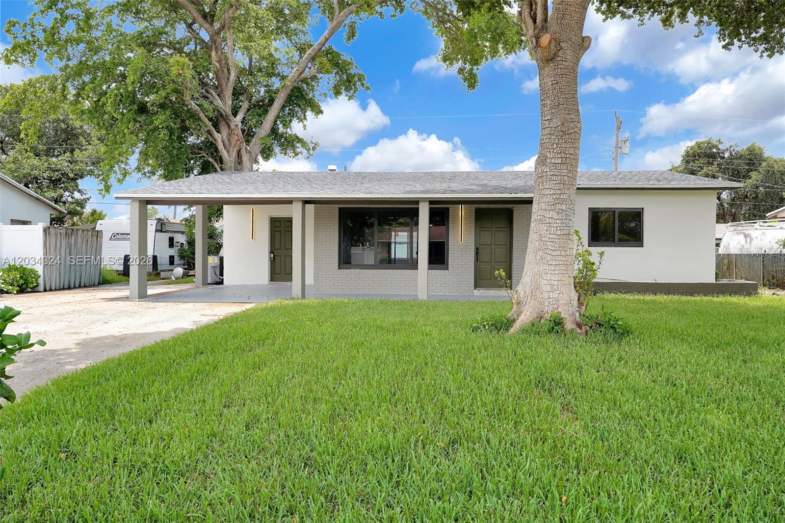 3140 NE 9th Ter
