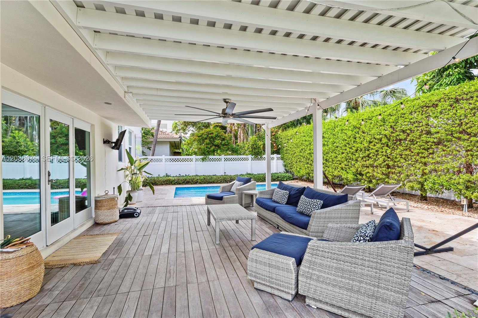 7611 Miami View Dr