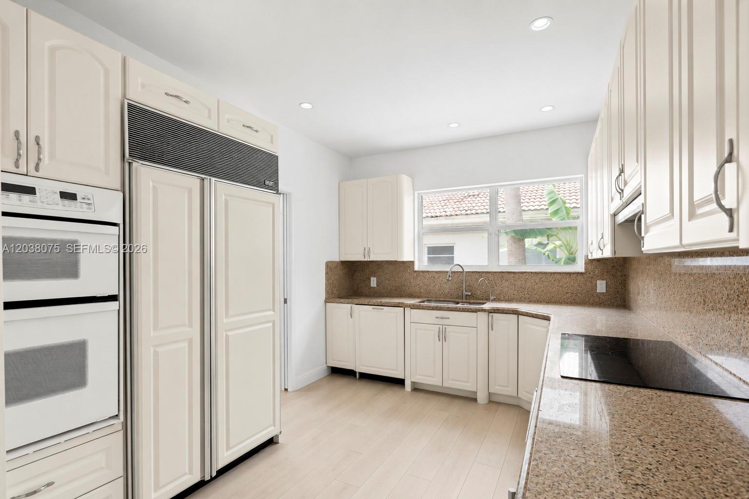 7611 Miami View Dr