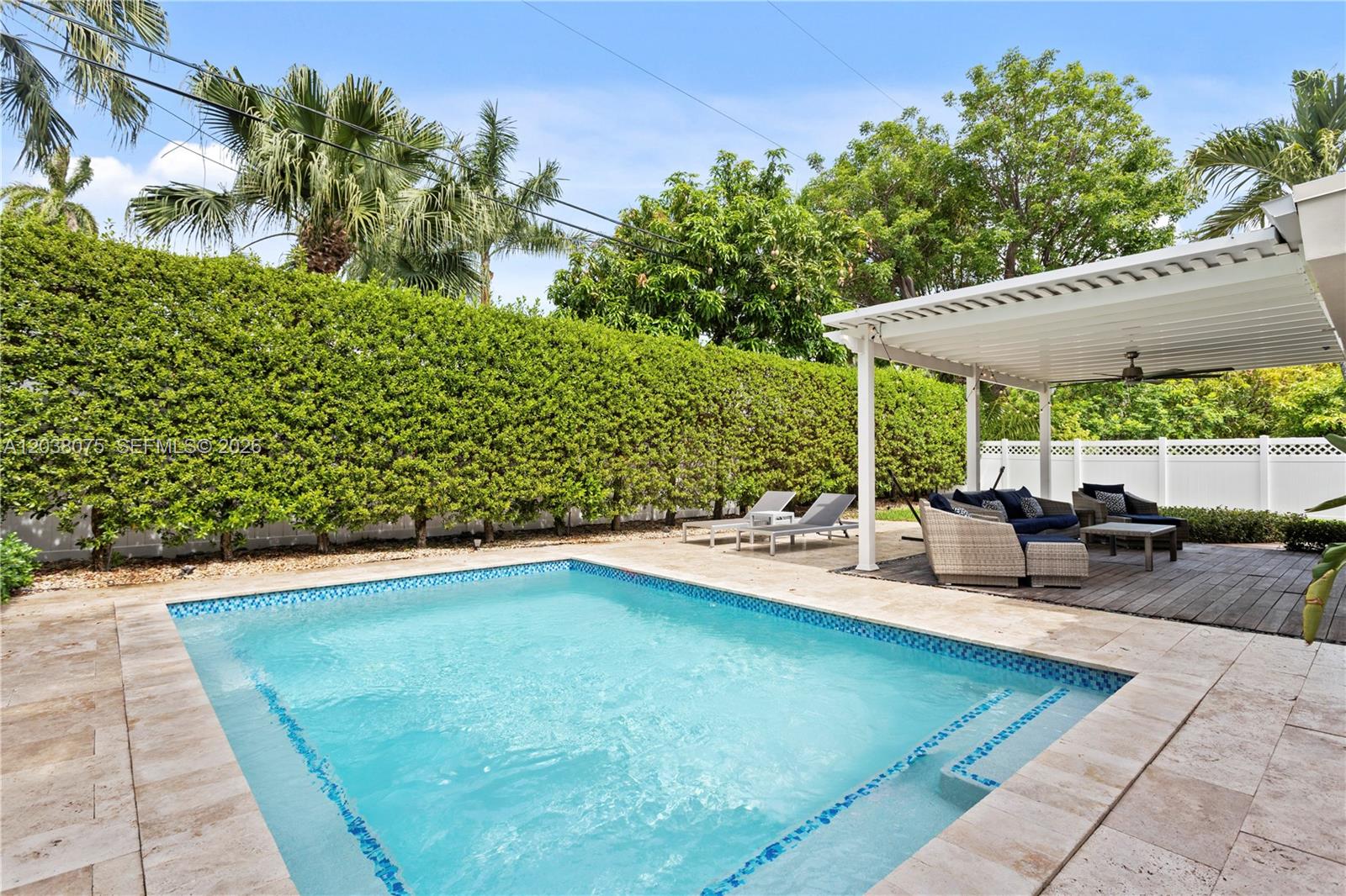 7611 Miami View Dr