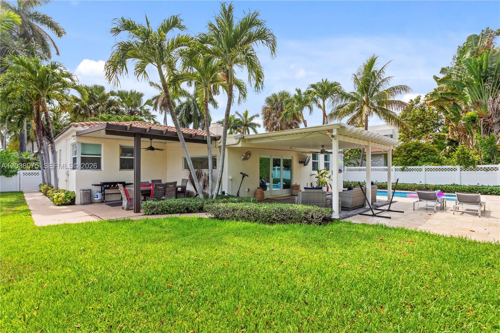 7611 Miami View Dr