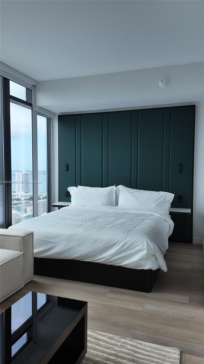 20 NE 11th St Unit: PH05