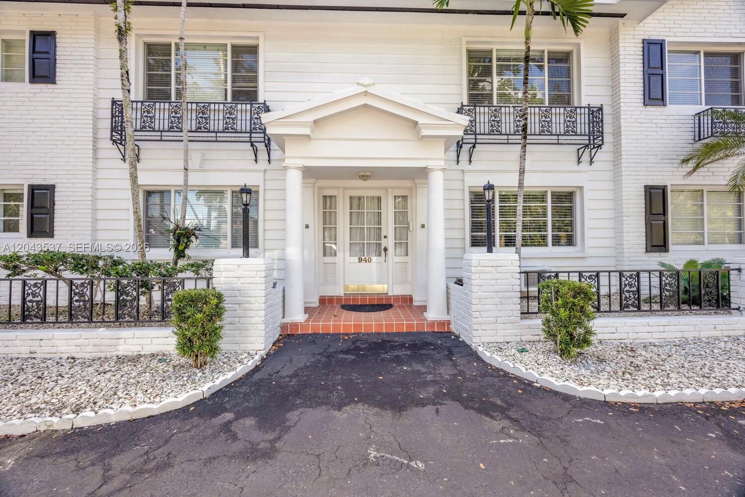 940 Sevilla Ave # 206