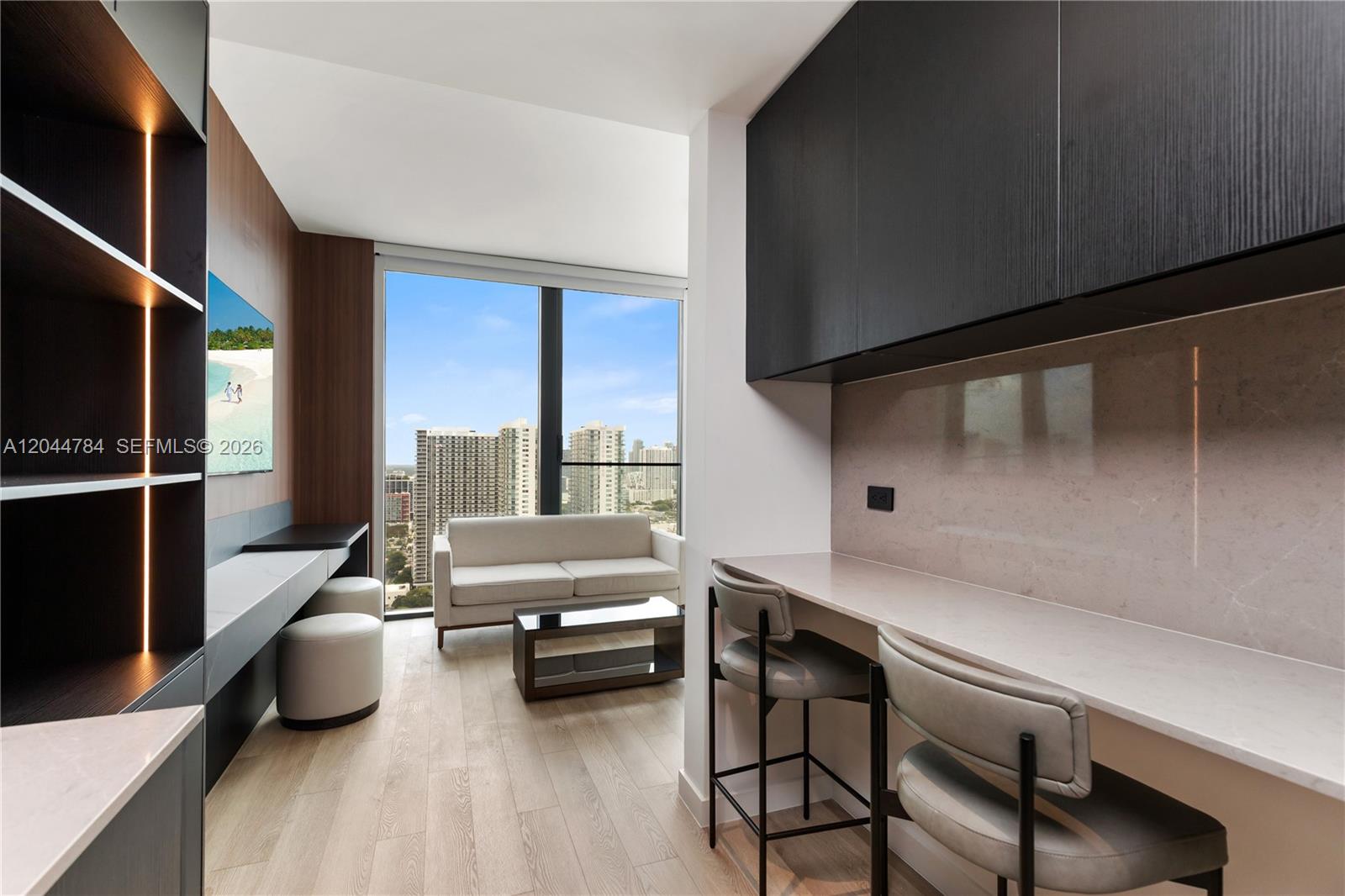 20 NE 11th # 2905