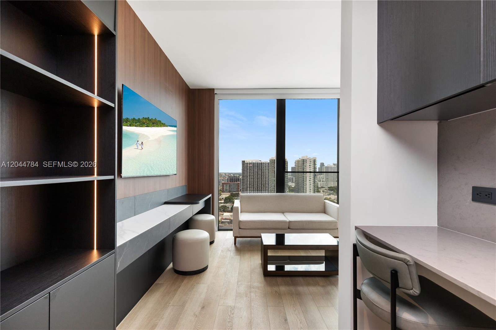 20 NE 11th # 2905