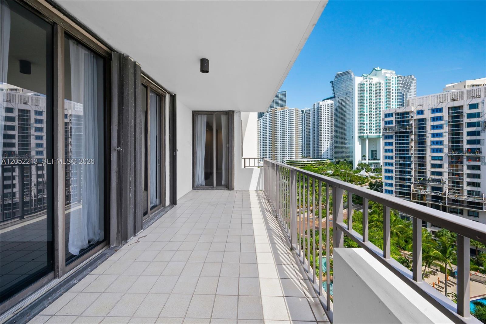 520 Brickell Key Dr # A1206