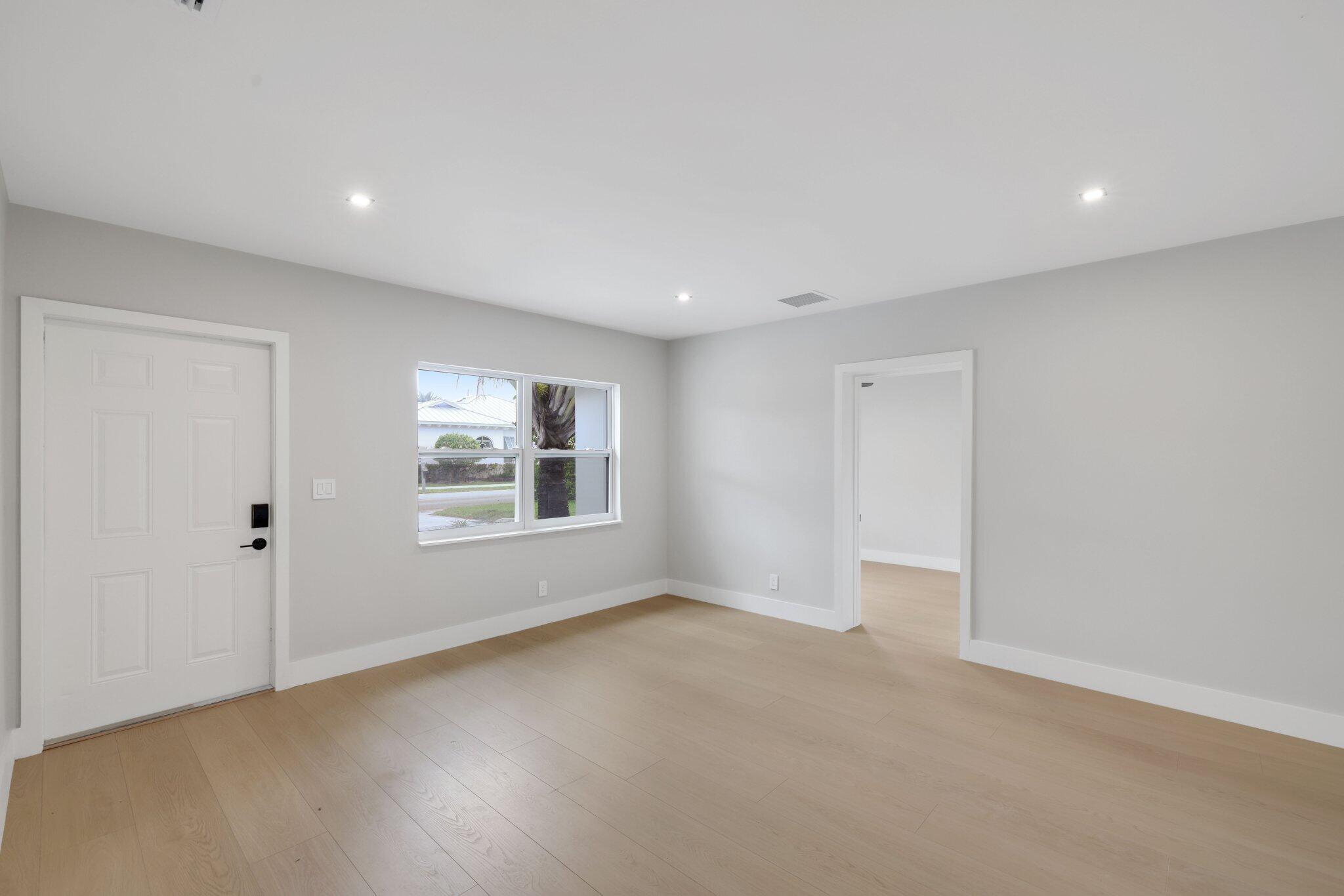 275 NE 16th Street