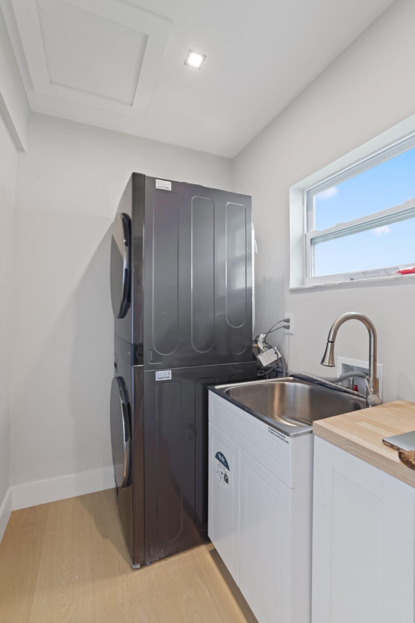 275 NE 16th Street