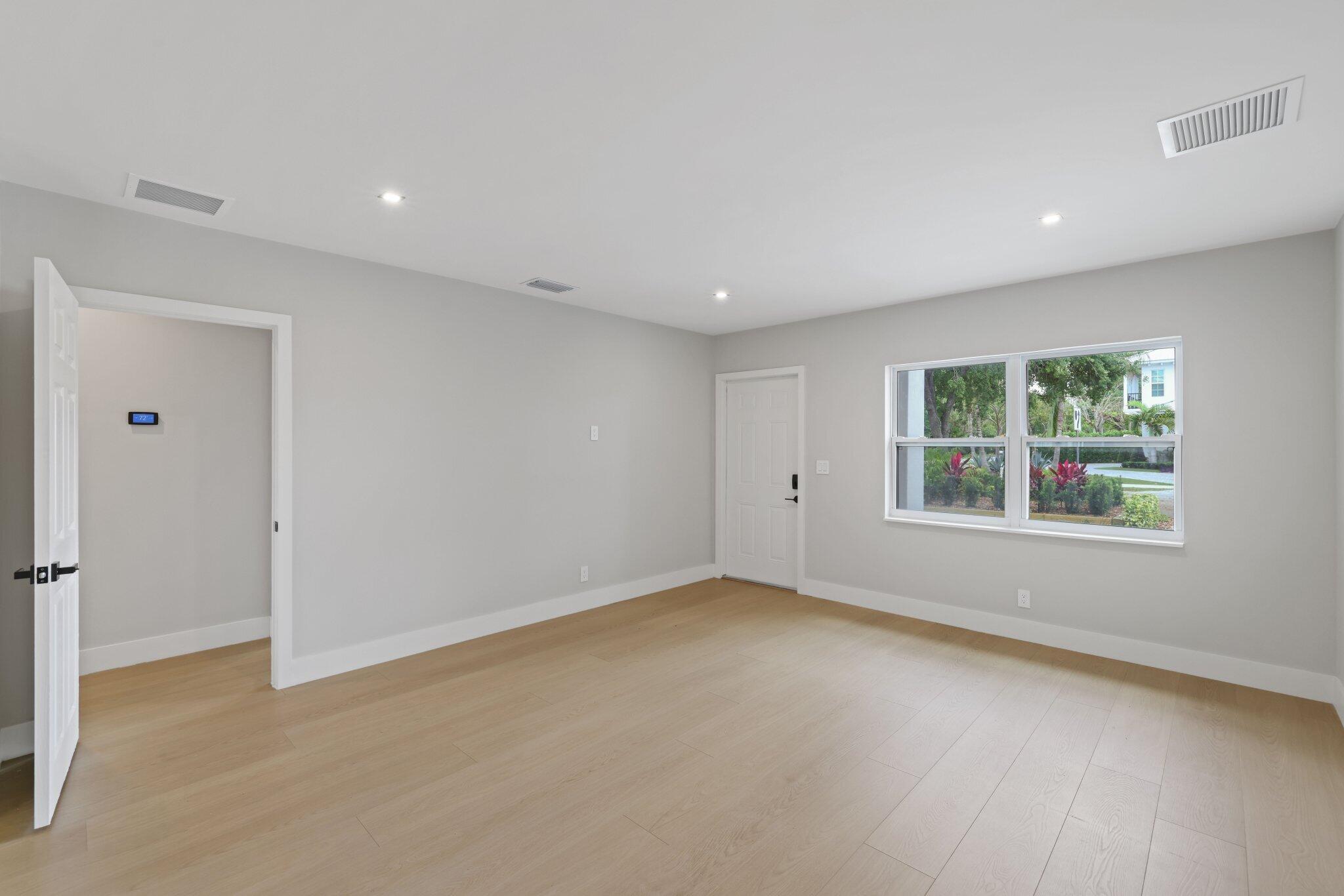 275 NE 16th Street