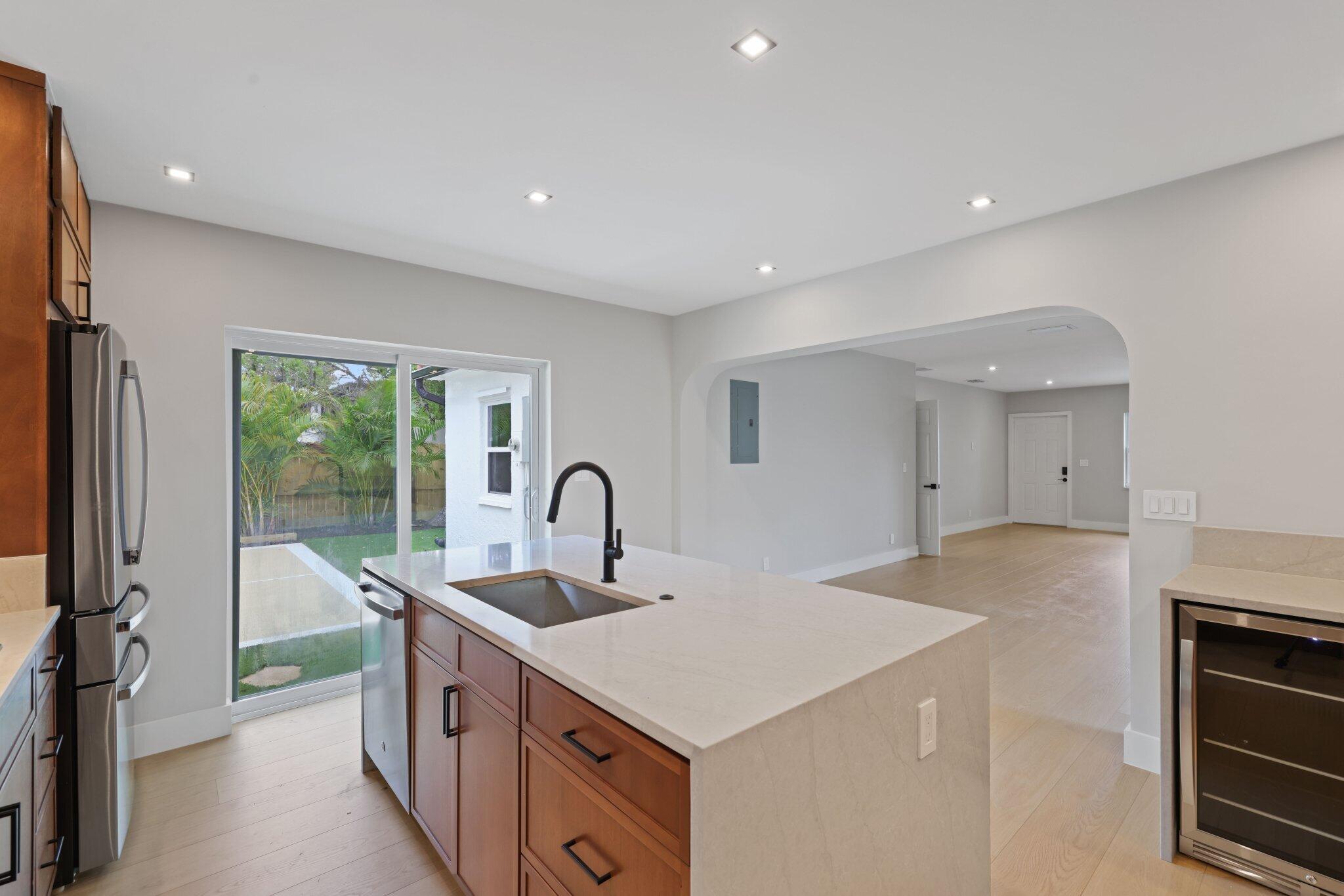 275 NE 16th Street