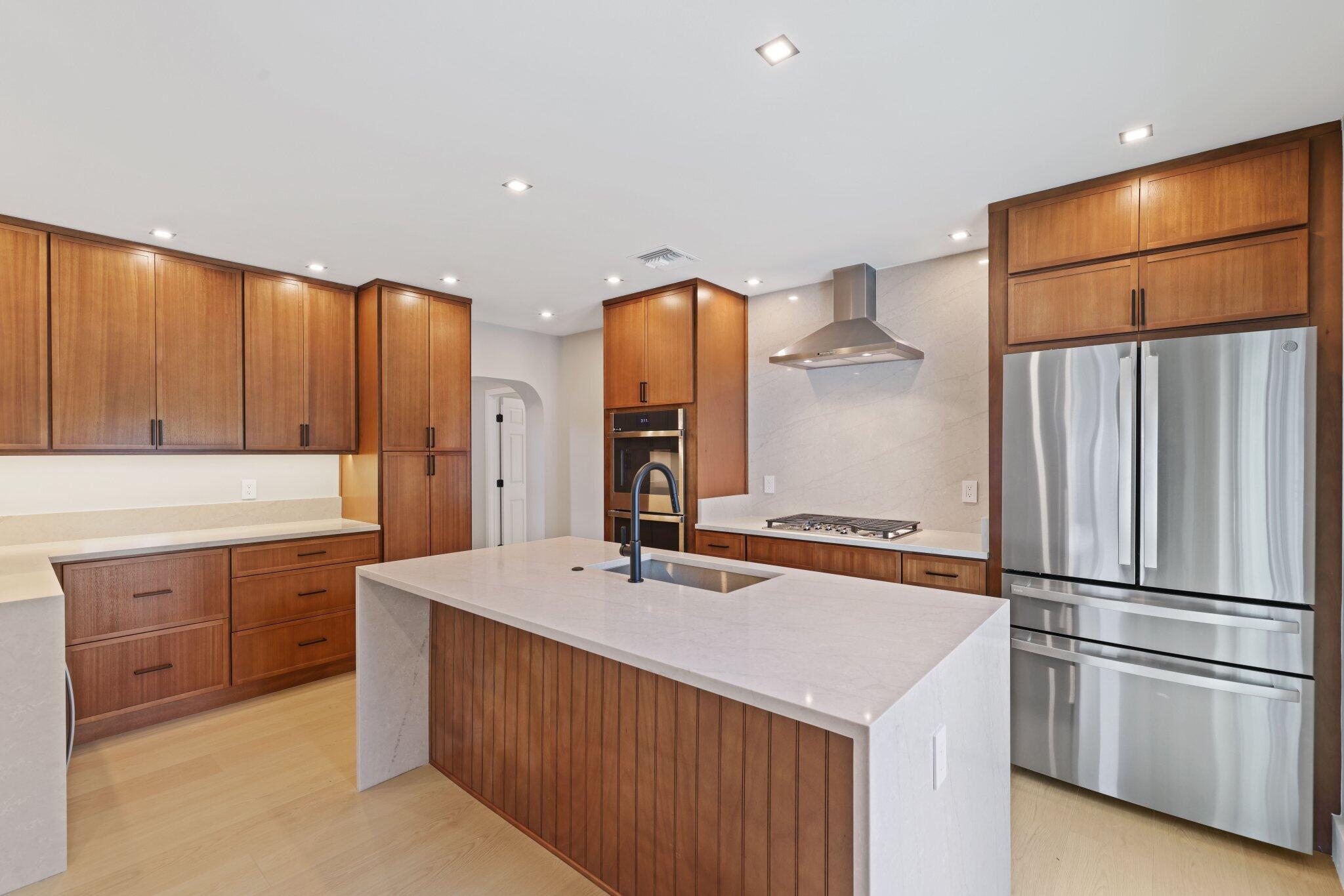 275 NE 16th Street