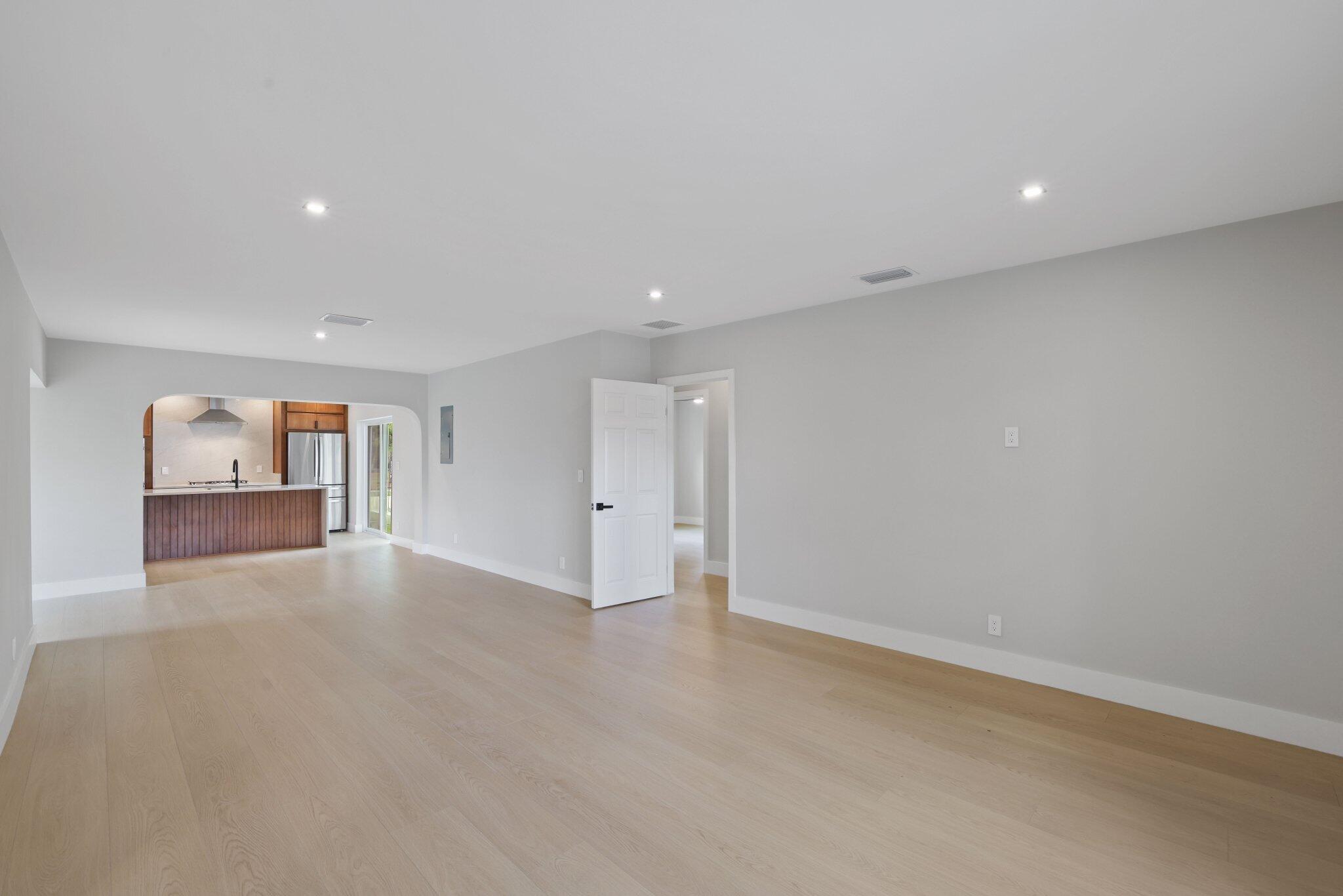 275 NE 16th Street