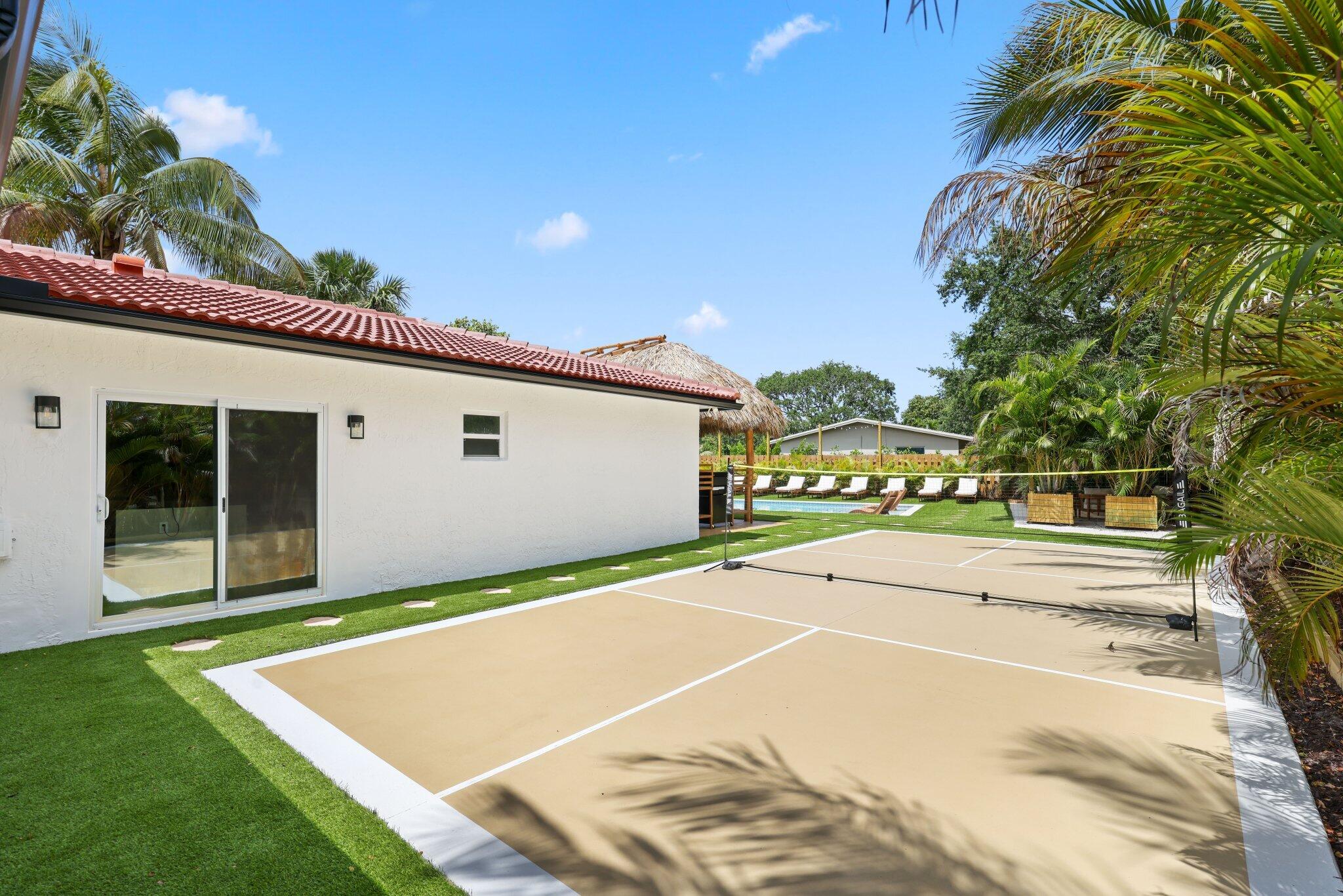 275 NE 16th Street