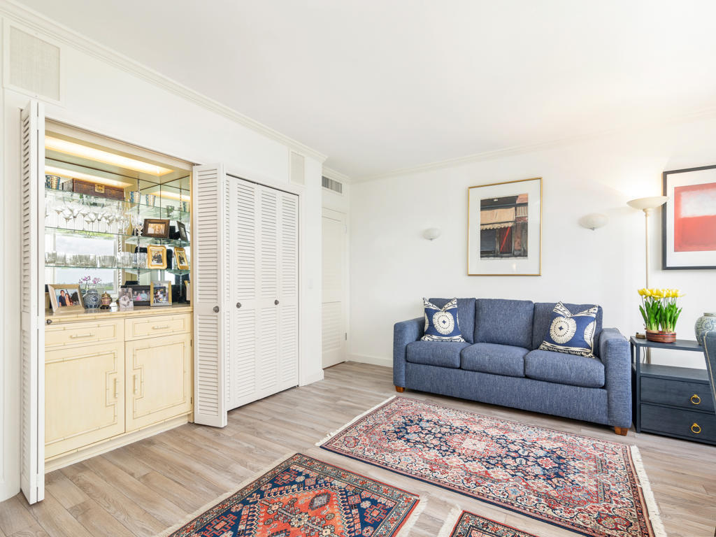 2295 S Ocean Boulevard 715