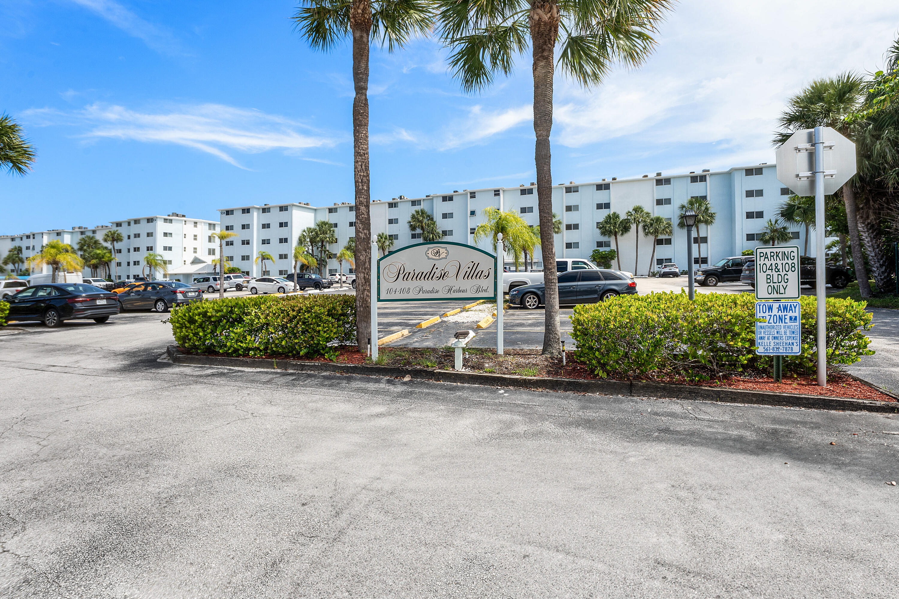108 Paradise Harbour Boulevard 107