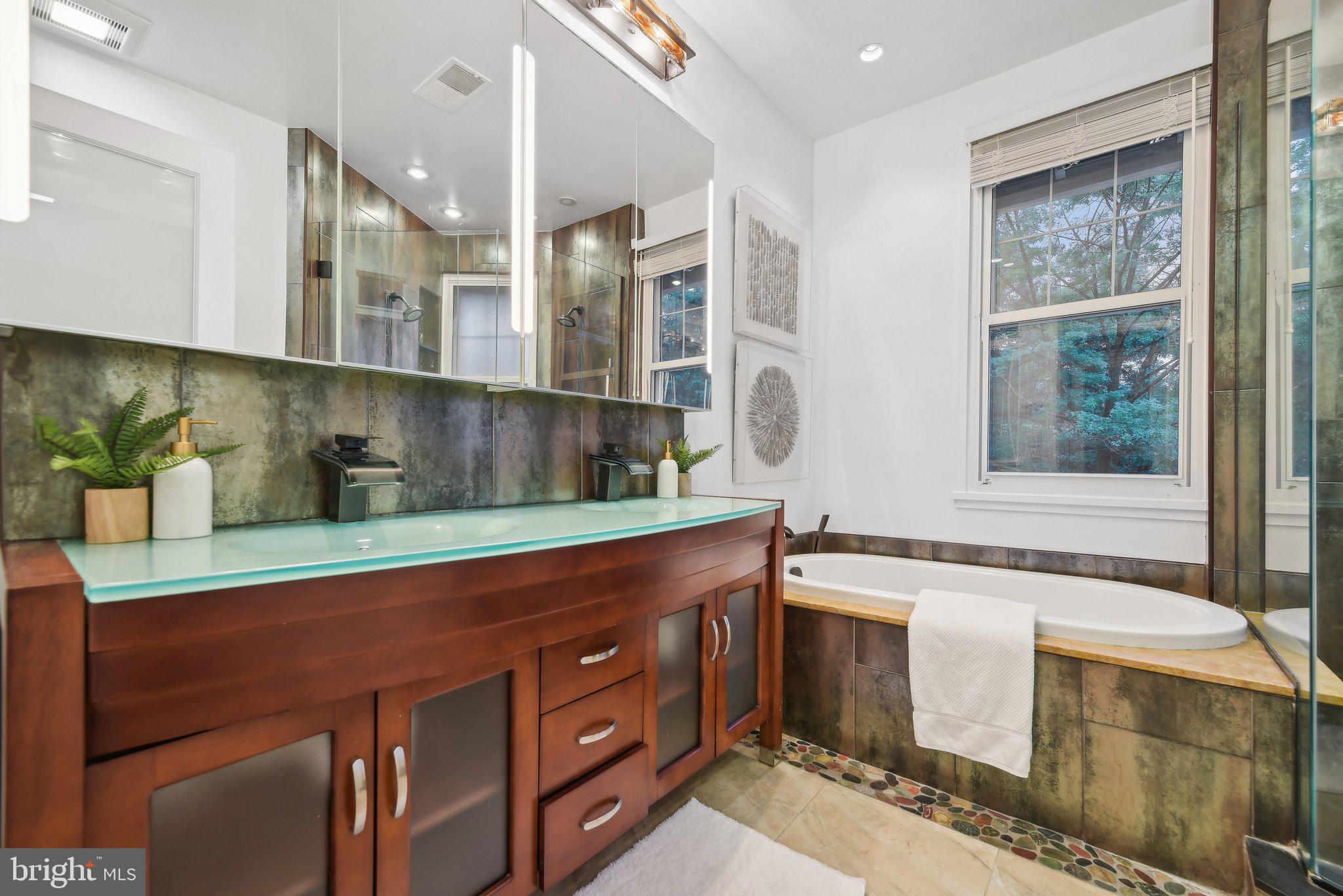 2515 WOODLEY ROAD NW