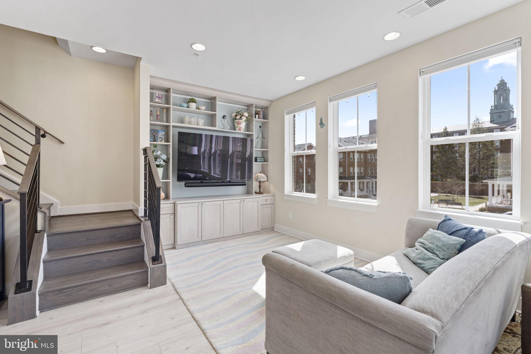 4451 JOSEPH PLACE NE