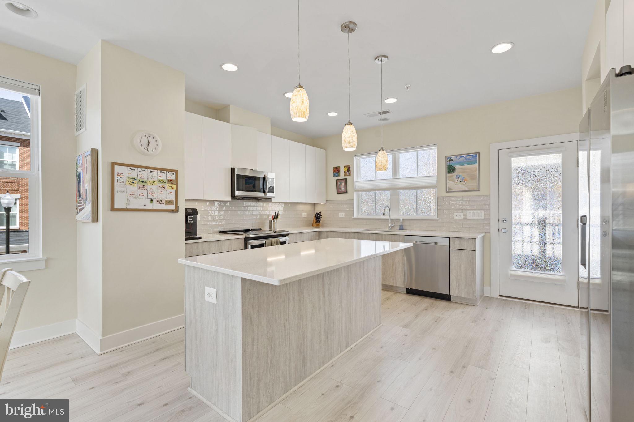 4451 JOSEPH PLACE NE