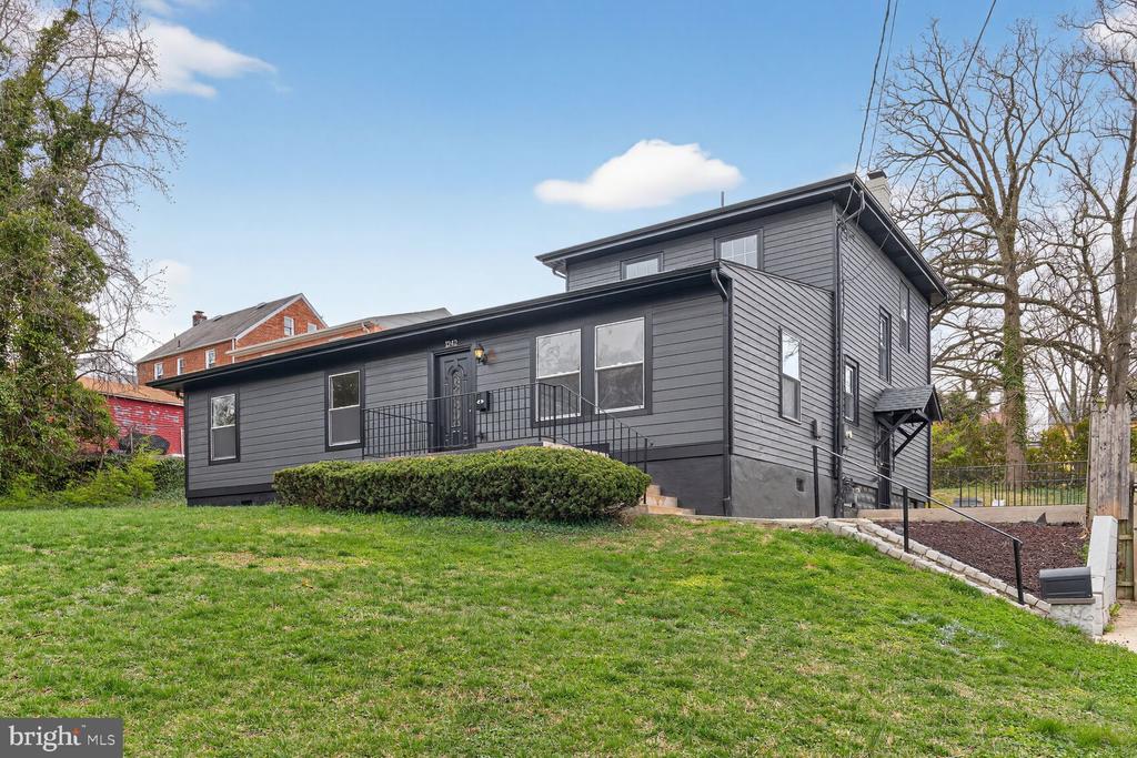 1242 ANACOSTIA ROAD SE