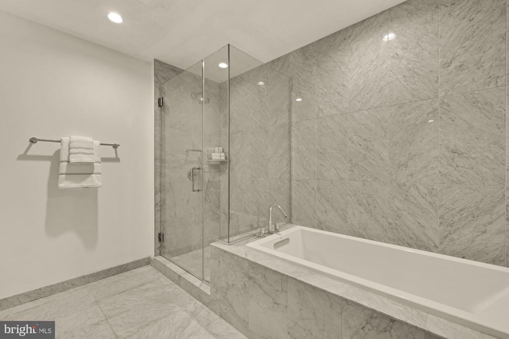 45 SUTTON SQUARE SW 906