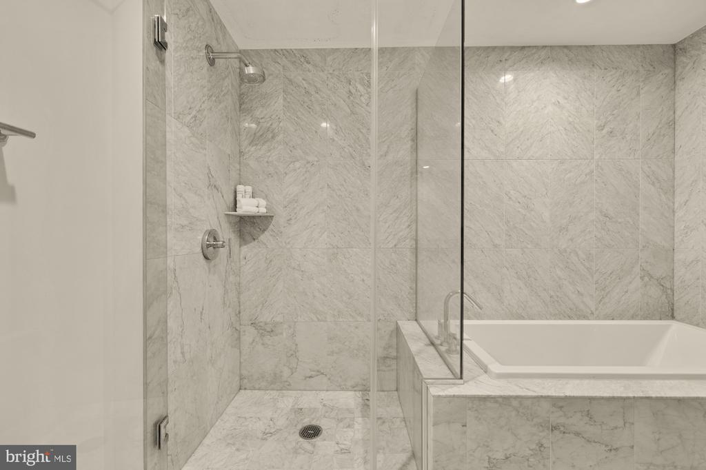 45 SUTTON SQUARE SW 906