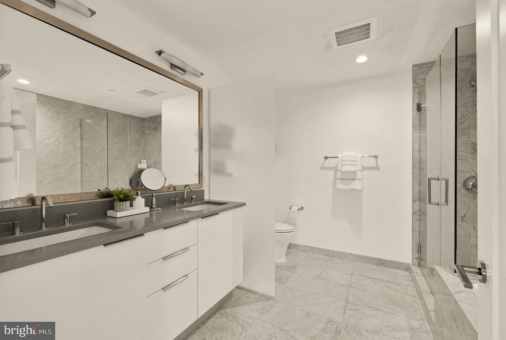 45 SUTTON SQUARE SW 906