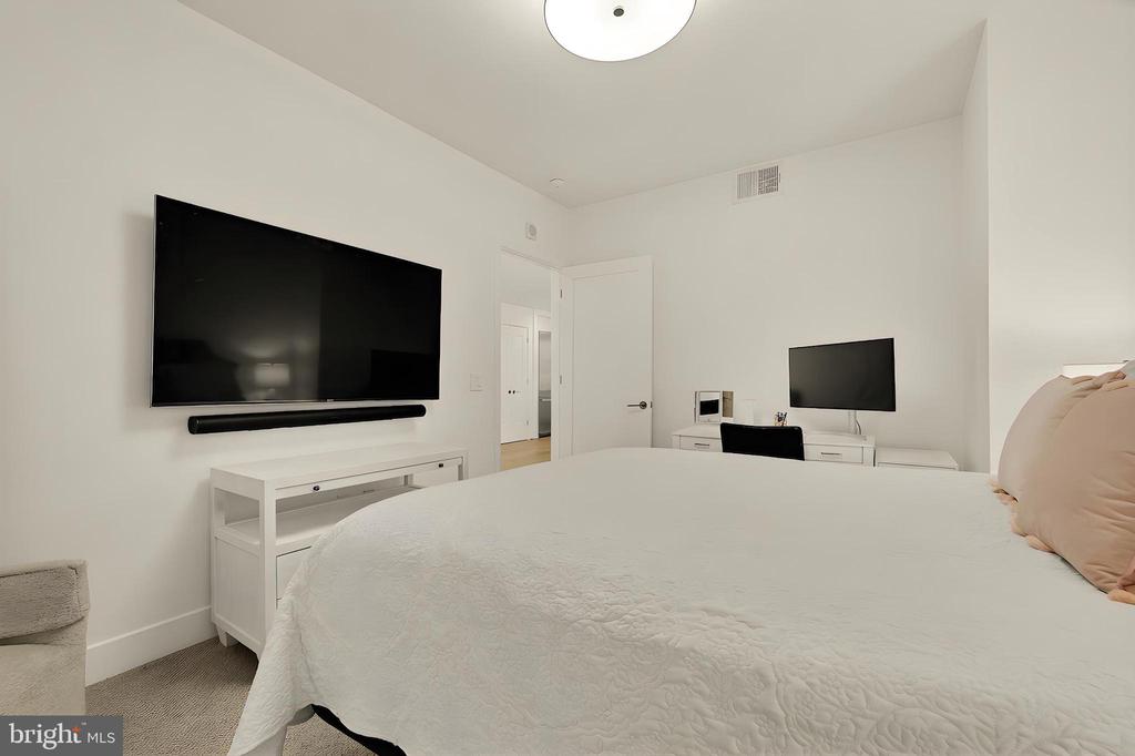 45 SUTTON SQUARE SW 906