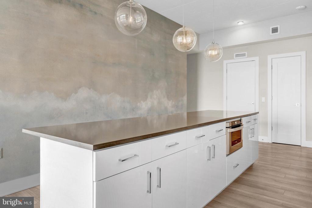 88 V STREET SW 808