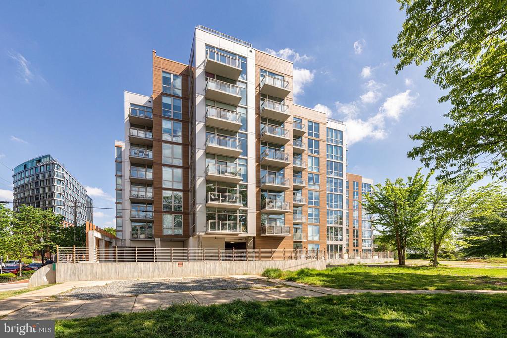 88 V STREET SW 808