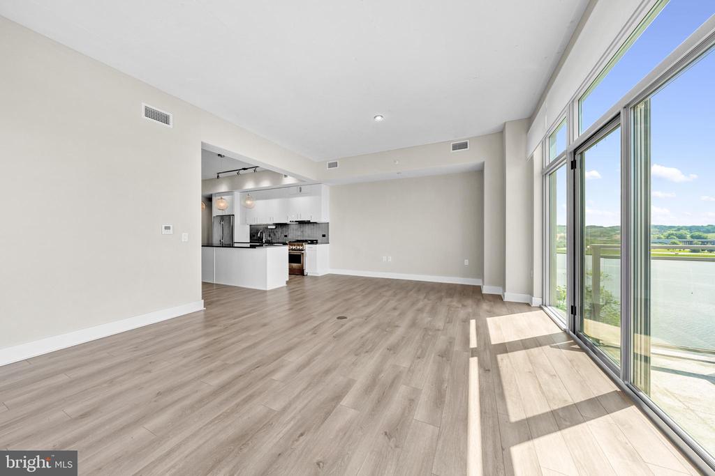 88 V STREET SW 808