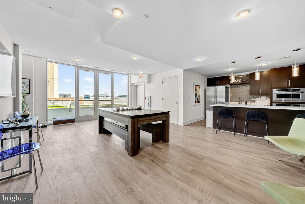 88 V STREET SW 808