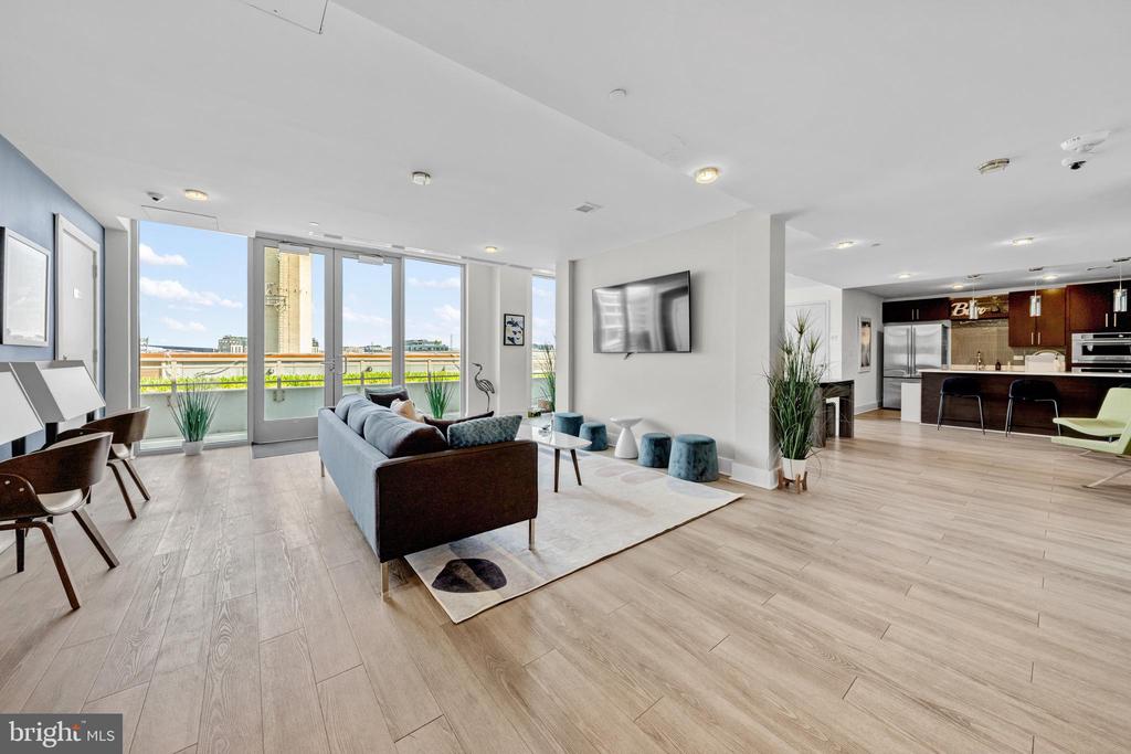 88 V STREET SW 808