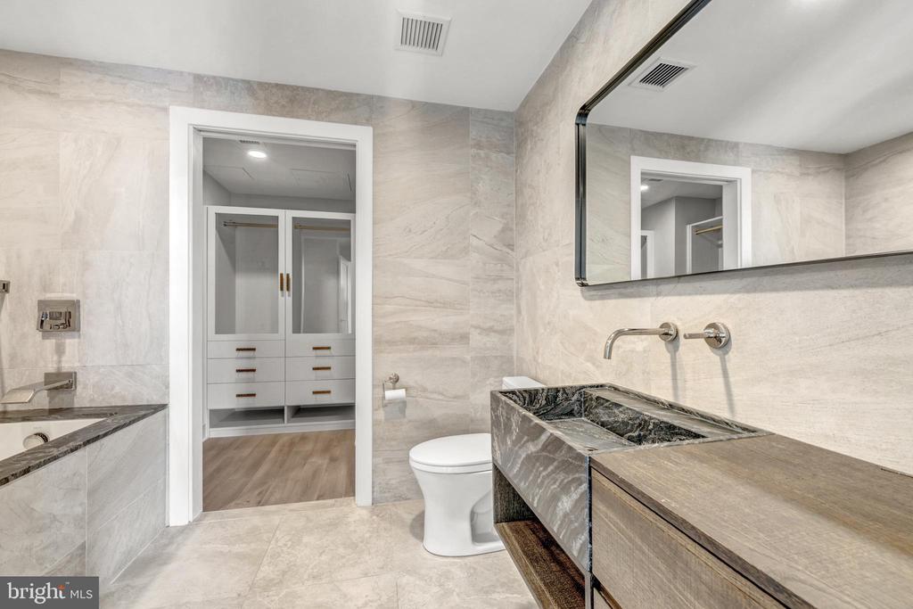 88 V STREET SW 808