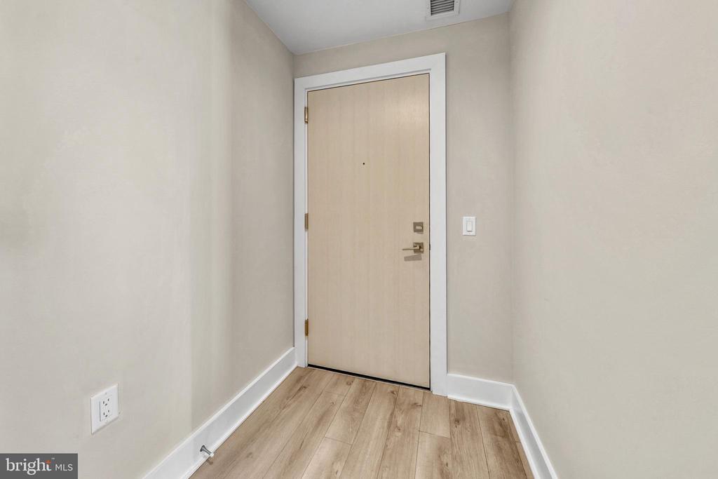88 V STREET SW 808