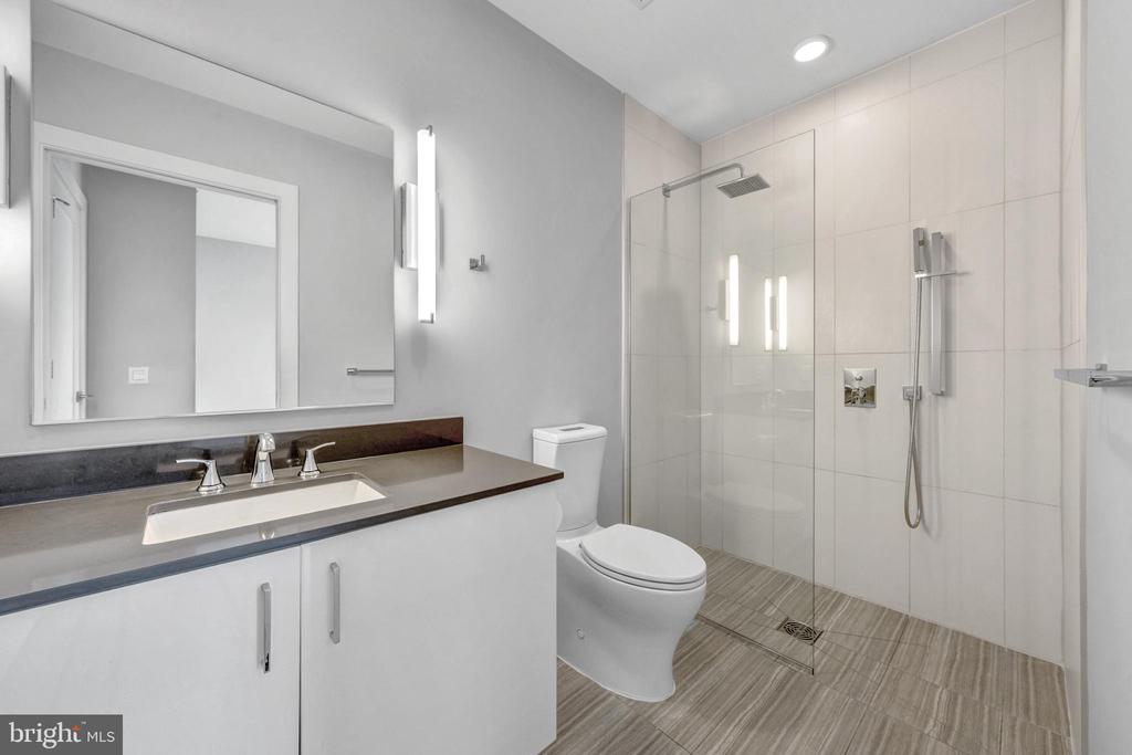 88 V STREET SW 808