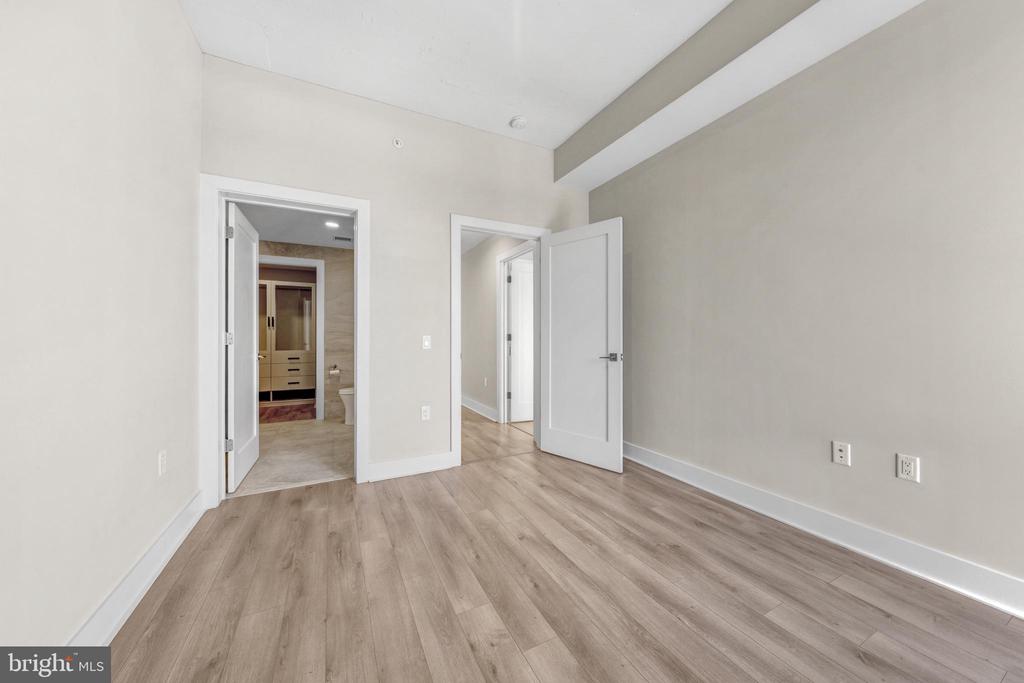 88 V STREET SW 808