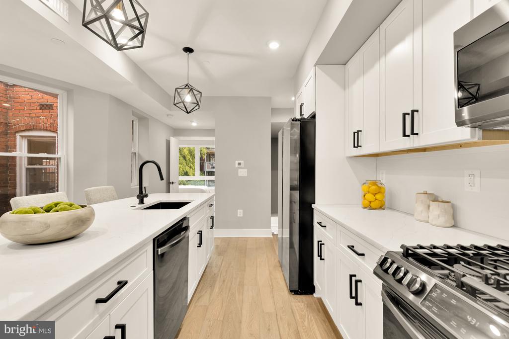 26 TODD PLACE NE 2