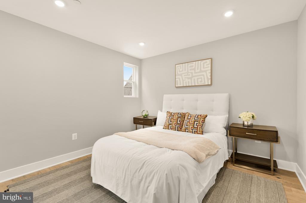 26 TODD PLACE NE 2